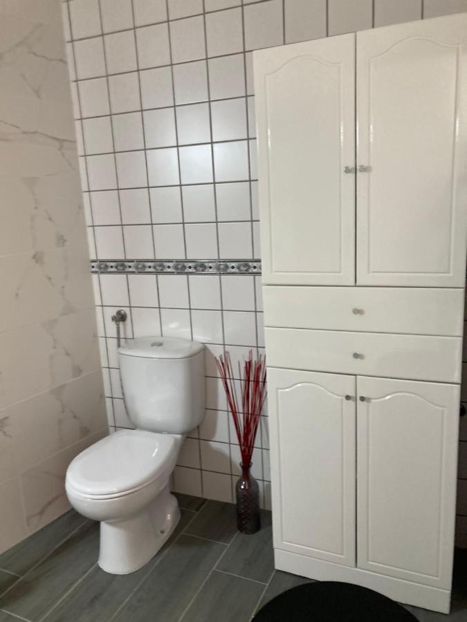Garden View Apartment Орта Екстериор снимка