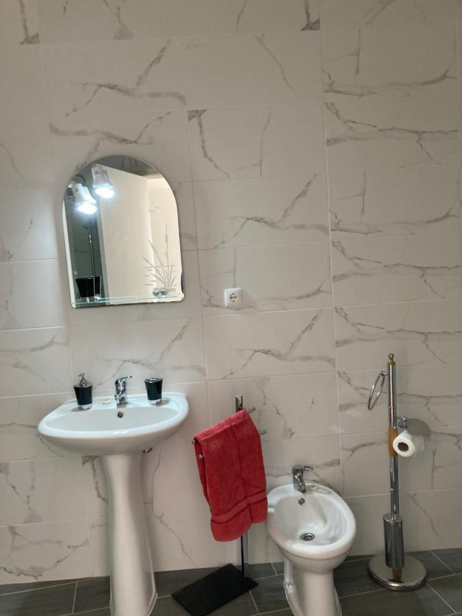 Garden View Apartment Орта Екстериор снимка
